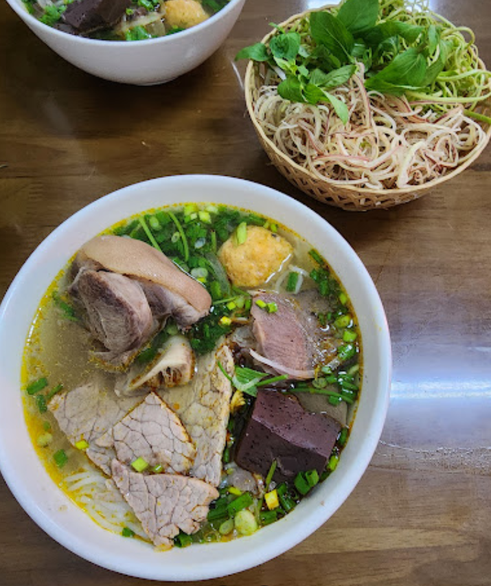 Bún bò Cô Cúc